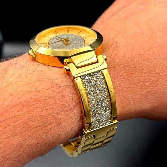 Guess Aurora Women\'s Gold-Tone Stainless Steel & Zwarovski Crystals Bangle Watch main image 9
